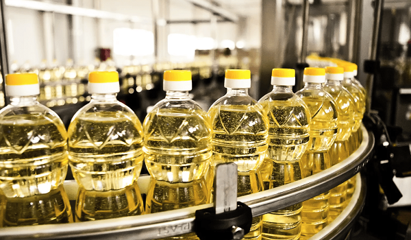 How to eliminate the phenomenon of straining of edible oil after filling?
